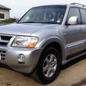 MITSUBISHI SHOGUN 3.2 DI-D Elegance 5dr Auto