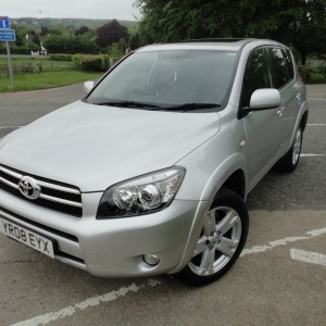 Toyota RAV4 2.2 D-4D T180